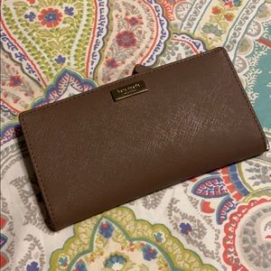 Kate spade taupe wallet